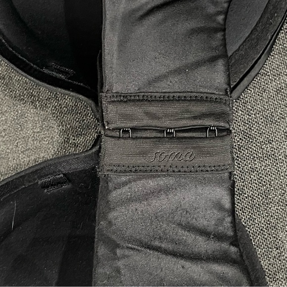 Soma Intimates Enhancing Strapless Push Up Bra in Black Size 32D - Picture 6 of 7